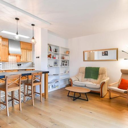 Nice Apartment With Balcony Very Close To The City Center อานซี ภายนอก รูปภาพ