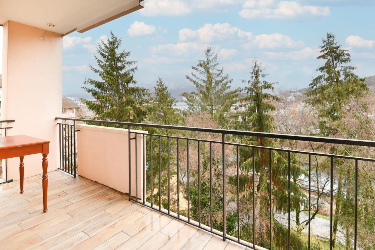 Nice Apartment With Balcony Very Close To The City Center อานซี ภายนอก รูปภาพ