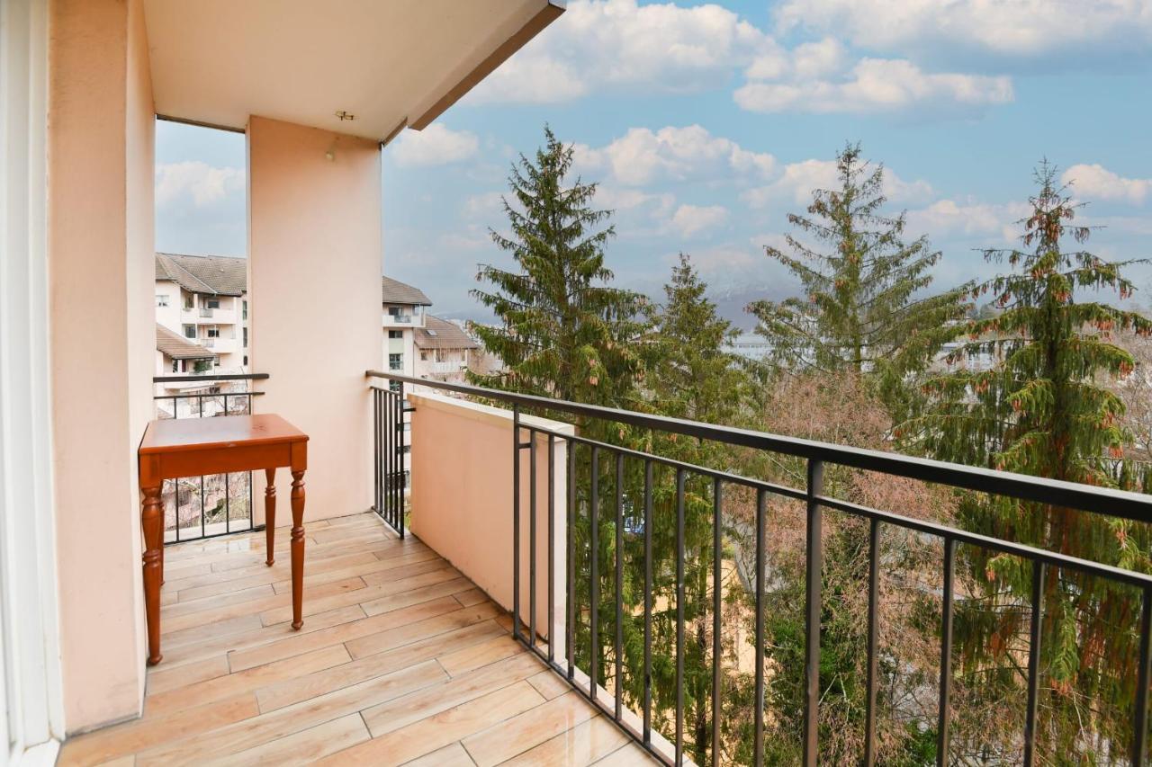 Nice Apartment With Balcony Very Close To The City Center อานซี ภายนอก รูปภาพ
