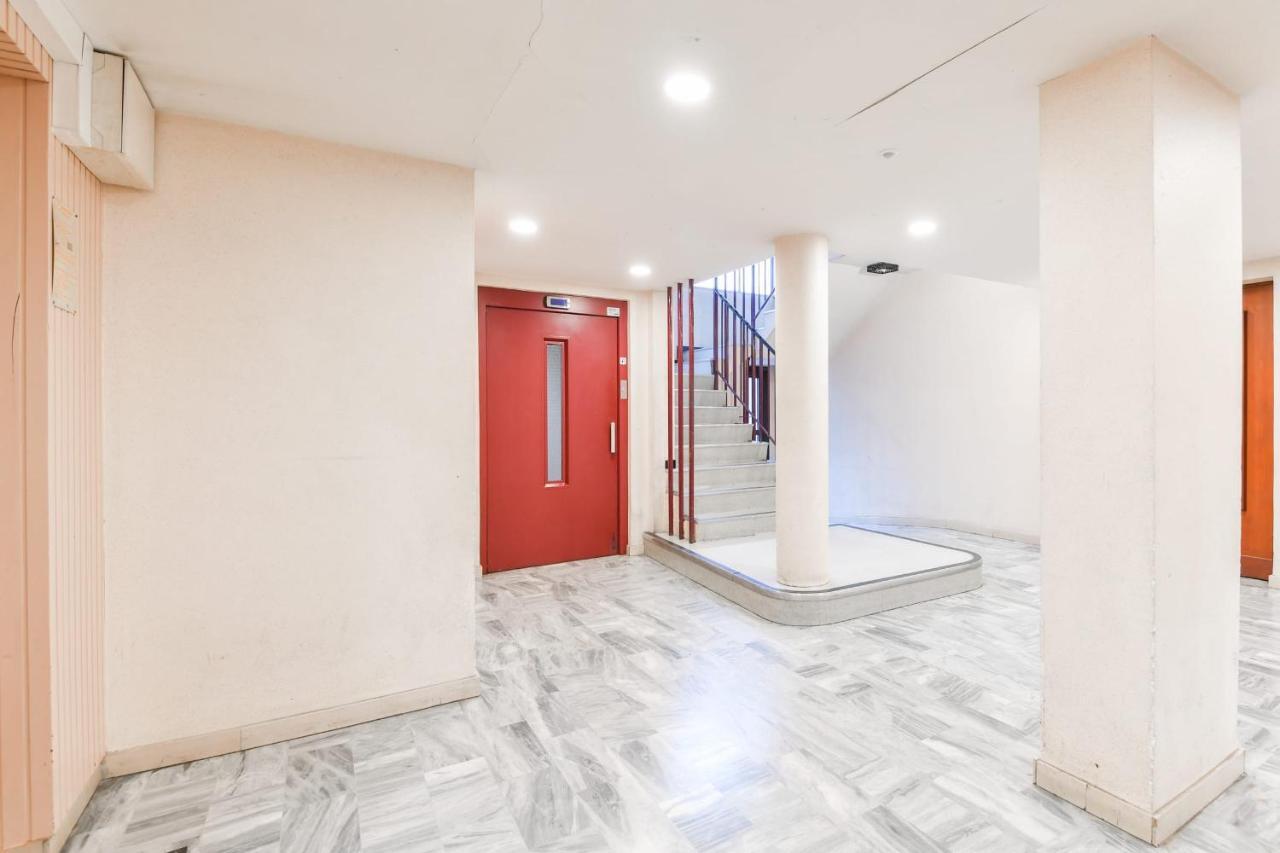 Nice Apartment With Balcony Very Close To The City Center อานซี ภายนอก รูปภาพ