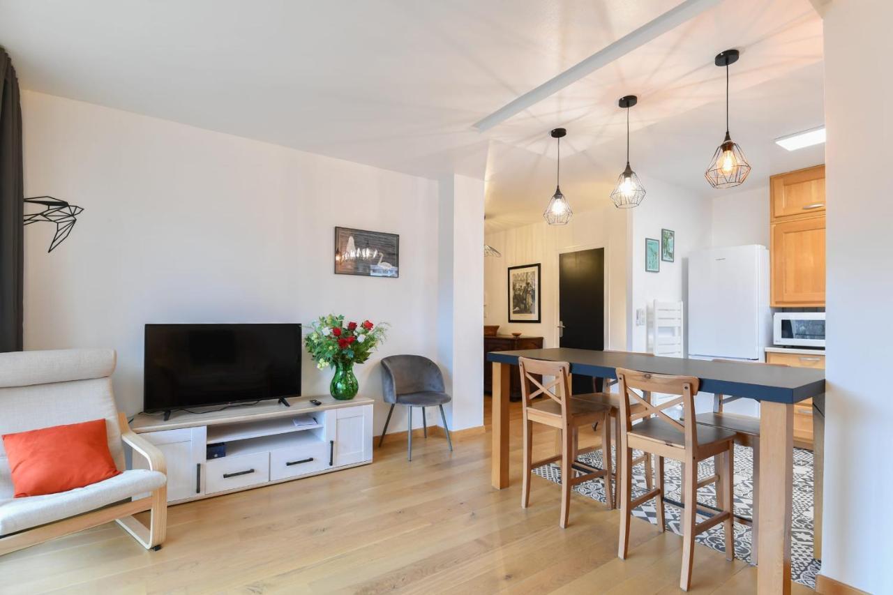 Nice Apartment With Balcony Very Close To The City Center อานซี ภายนอก รูปภาพ